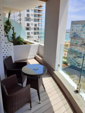 One bedroom appartement with sea view enclosed garden and wifi at Casablanca 2 km away from the beach